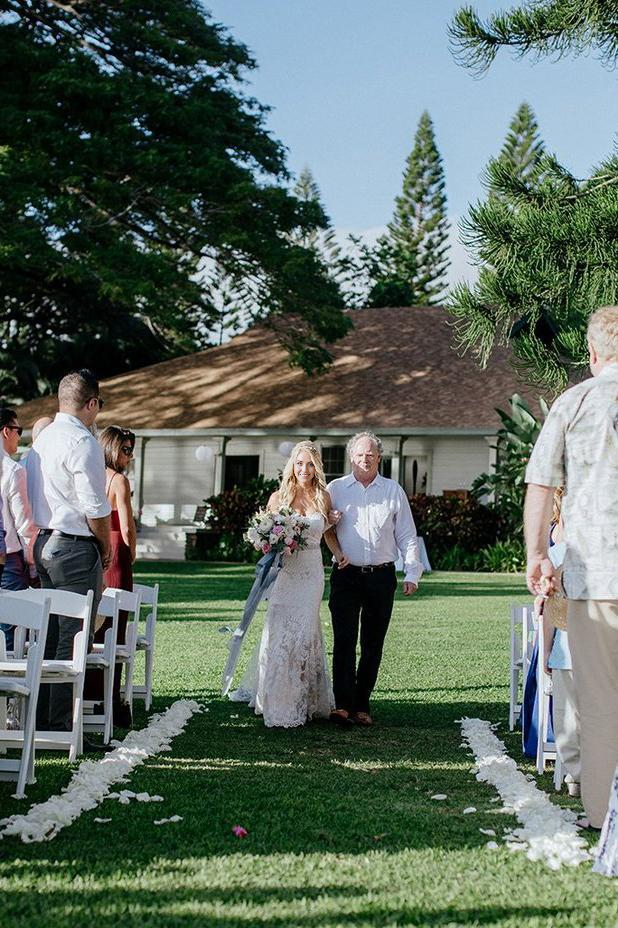 Vestidos de novia de encaje con escote corazón y cola de sirena